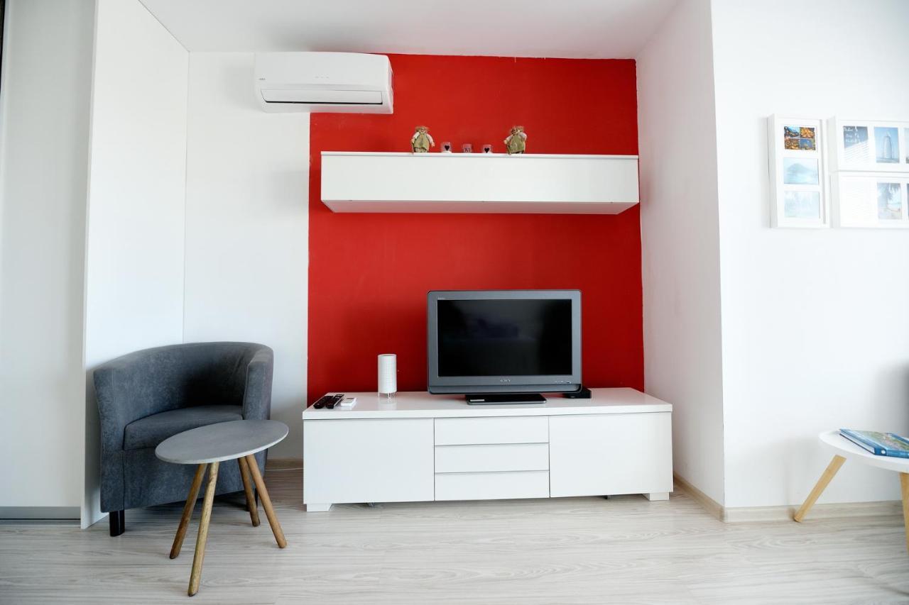 Apartman Centroom Пиещани Екстериор снимка