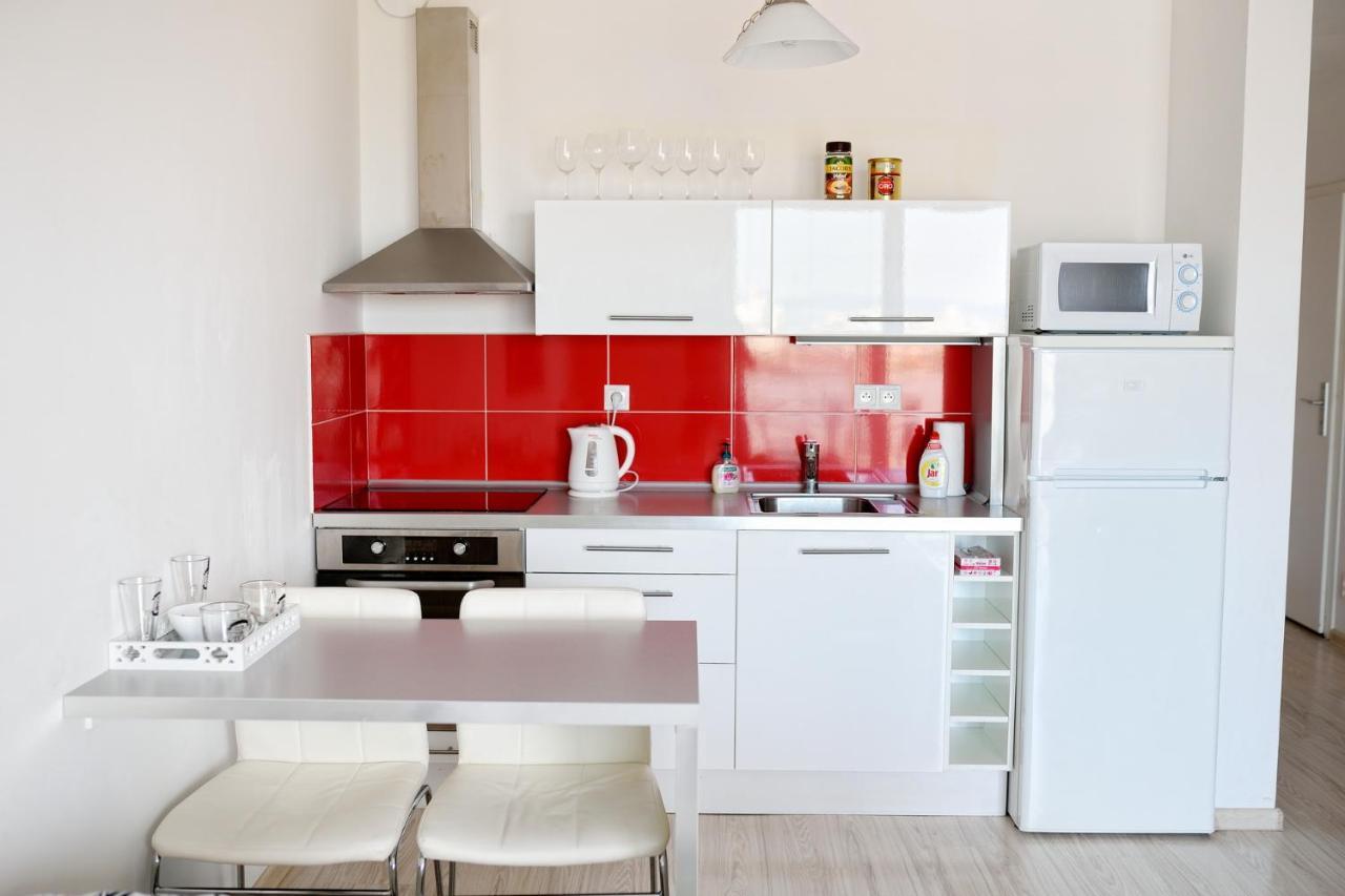 Apartman Centroom Пиещани Екстериор снимка